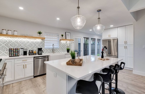Lake Highlands Casa | Designer Dallas Oasis!Central Location!Pool! BBQ! Firepit!Minigolf!