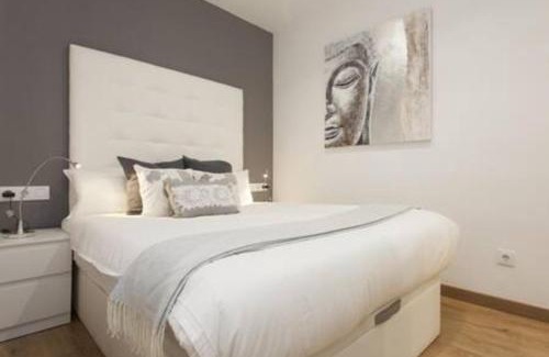 El Port Apartamento | Designer Apt near FIRA Balcony 5PPWIFISMART TV by MyRentalHost