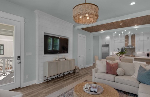 Treetop Casa | Designer Finishes, Arcade Room, Sleeps 14 + Free Attraction Tickets!