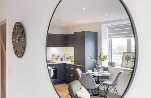 Clock House Apartamento | Designer Flat in Prime Location