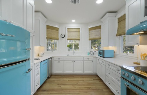 Seagrove Beach West Casa | Designer Home in Seaside, FL! Walk to Pool and Beach + 2 Adult Bikes!