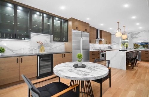 Old Fourth Ward Condominio | Designer Home by Beltline, Walk to Food, Drinks, Shopping and Parks
