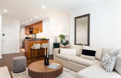 Turtle Bay Apartamento | Designer Home in Diplomat District