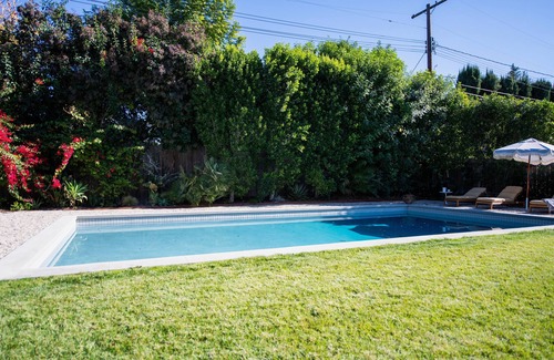 Woodland Hills Casa | Designer home in peaceful neighborhood, L.A.