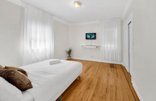 Southeast Yonkers Casa | Designer Home with 3BR Retreat mins to NYC