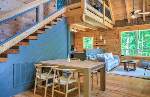 Saluda Cabina | Designer Log Cabin⛰️ Views + Biltmore Pass | Modern Luxury near Saluda
