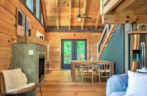 Saluda Cabina | Designer Log Cabin⛰️ Views + Biltmore Pass | Modern Luxury near Saluda