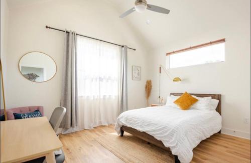 St. Johns Casa | Designer NEW 10min dt Pet friendly 7min Park-Room A