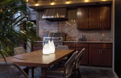 Kamuela Casa | Designer Remodel | Kings + Sunset + Murals + Aloha