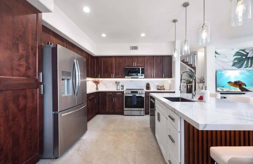 Kamuela Casa | Designer Remodel | Kings + Sunset + Murals + Aloha