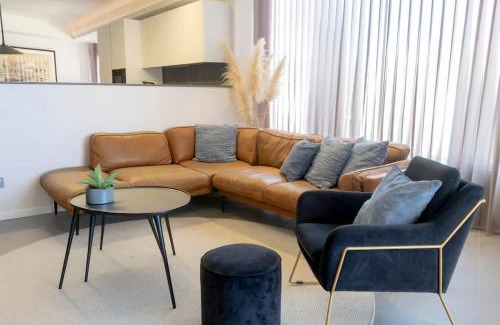 Tower Road Apartamento | Designer Sea View Apt in Top Location