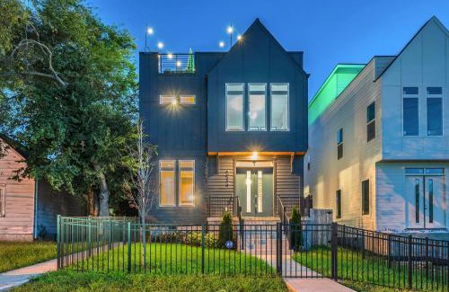 Nashville Casa | Designer Single Family House-Rooftop- Hot Tub