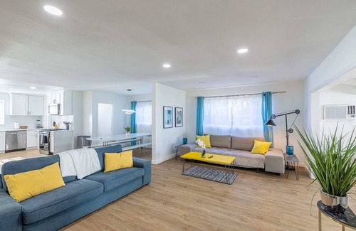 North Hills West Casa | *Designer: Spacious, Htd Pool, Ping Pong, BBQ etc*