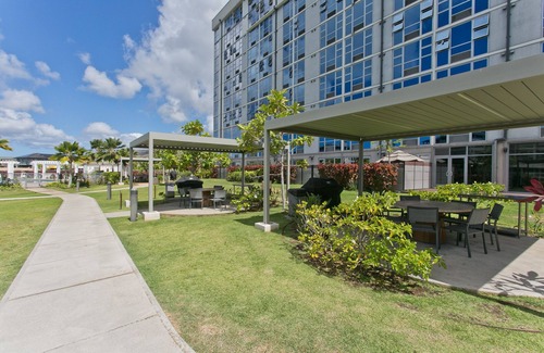 Hawaii Kai Condominio | Designer Studio in Hawaii Kai! Close to beaches, shopping, and hiking!