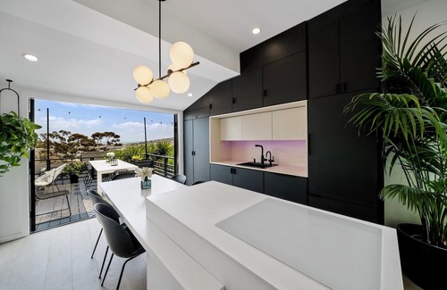 Bernal Heights Casa | Designer Stunner! Sunny Patio + Firepit + Steam Room (30-day min)