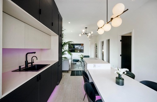 Bernal Heights Casa | Designer Stunner! Sunny Patio + Firepit + Steam Room (30-day min)