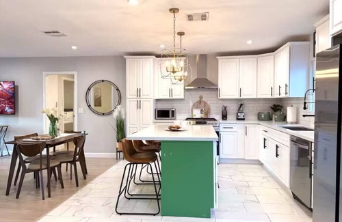 Los Angeles Casa | Designer Style Home Close to Rose Bowl Stadium