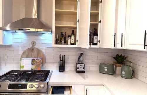 Los Angeles Casa | Designer Style Home Close to Rose Bowl Stadium