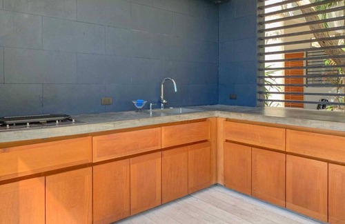 Coco Villa | Villa de diseño, vista al mar, escucha las olas, camina a la playa