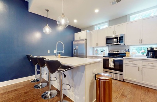 Historic Waverly Casa | Desirable 12S region of Nashville. All bedroom suites. Walkable coffee and food.