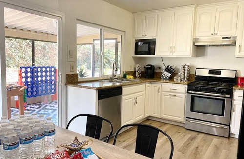 Riverside Casa | Desirable Victoria Ave 3 BR Near UCR/Disney * Golf