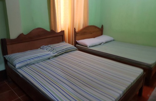 Baler Casa | Desiree's Lodge And Transient House, Baler Aurora
