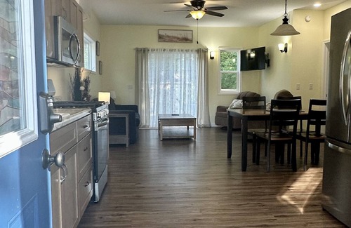 Cadillac Cabaña | Destination Leisure – Cottage B, 2BR Next to Mitchell State Park Campground