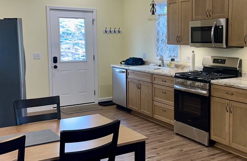 Cadillac Cabaña | Destination Leisure – Cottage B, 2BR Next to Mitchell State Park Campground