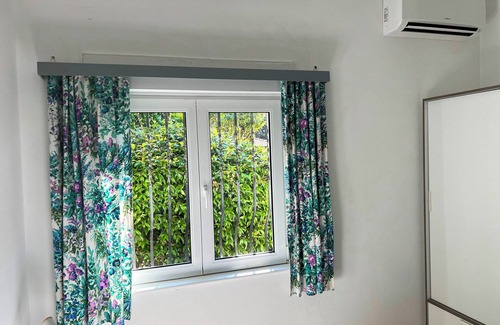 Betulla Casa | Casa unifamiliar de 3½ dormitorios con jardín en una zona tranquila y soleada