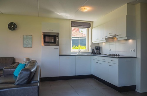 West-Graftdijk Casa | Detached bungalow with 3 bedrooms, 2 bathrooms and a sauna