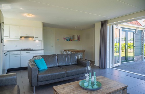 West-Graftdijk Casa | Detached bungalow with 3 bedrooms, 2 bathrooms and a sauna
