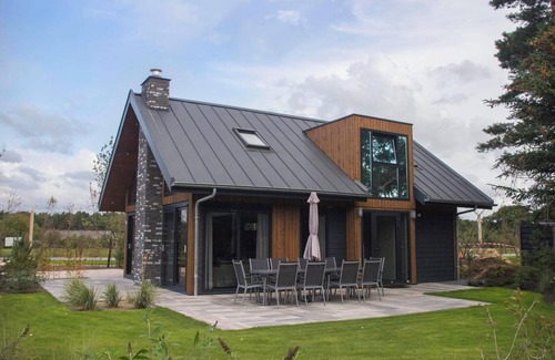 Biddinghuizen Casa | Detached bungalow with 4 bedrooms, 3 bathrooms and a sauna