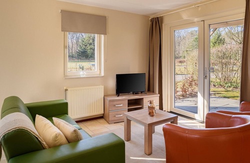 Hoeven Casa | Detached bungalow for 14 persons