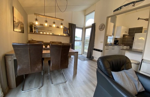 Renesse Casa | Detached bungalow near the beach with own parking spaces, enclosed garden.