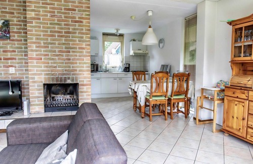 Sint Maarten Casa | Detached bungalow in North Holland style with spacious garden