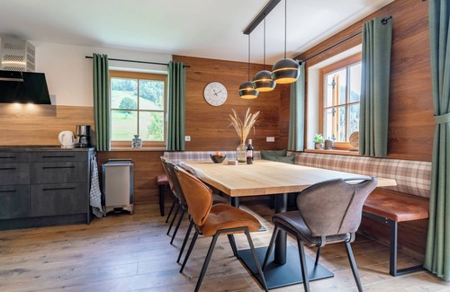 Donnersbachwald Chalet De Esquí | Detached chalet with wood-burning stove & sauna