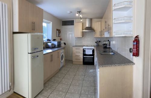Pembroke Casa | Detached Cottage In Pembrokeshire Coast National Park, one mile from beach