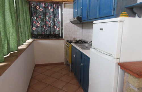 Sutri Casa | Detached cottage overlooking the hills of Tuscia.
