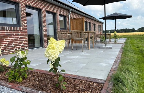 Altfunnixsiel Apartamento | Detached, family-friendly Gulfhof with terrace and large garden in Wi