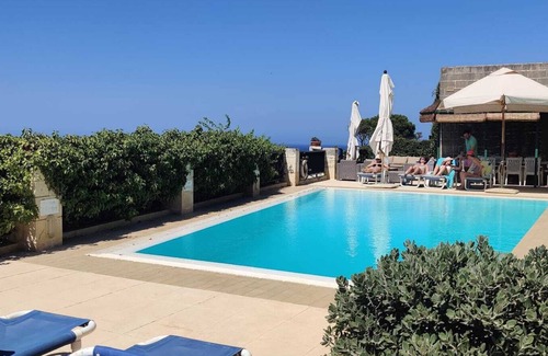Bahar ic-Caghaq Villa | Villa independiente para familias con piscina y vistas abiertas al mar
