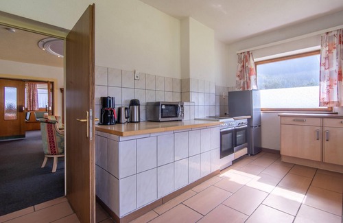 Huben Casa | Detached group house with ski storage room