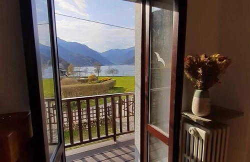 Molina di Ledro Casa | Detached house with lake view and garden