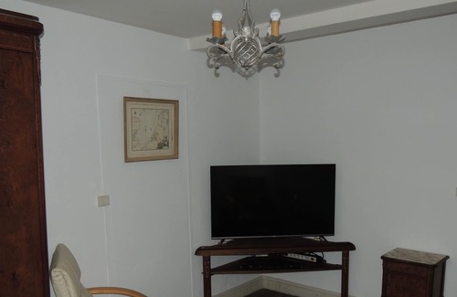 Commarin Casa | Detached house 170m2, enclosed garden 1000m2, 10 people, near Lac de Panthier