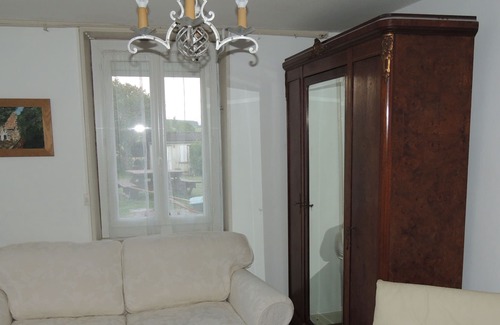 Commarin Casa | Detached house 170m2, enclosed garden 1000m2, 10 people, near Lac de Panthier