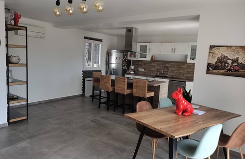 Puget-sur-Argens Casa | casa tiene capacidad para 5/6