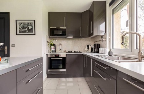 Sevran Casa | Detached house in very large garden near CDG airport and Paris Villepinte exhibition center
