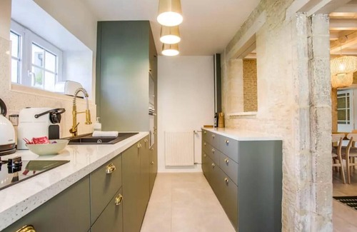 Ranville Apartamento | Detached house with jacuzzi and sauna in Normandy