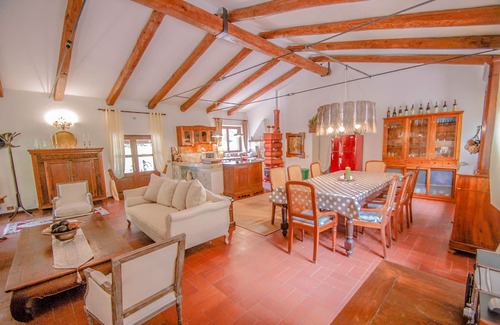 Collicello Casa | Detached house with private pool, ping pong/table football, soccer field