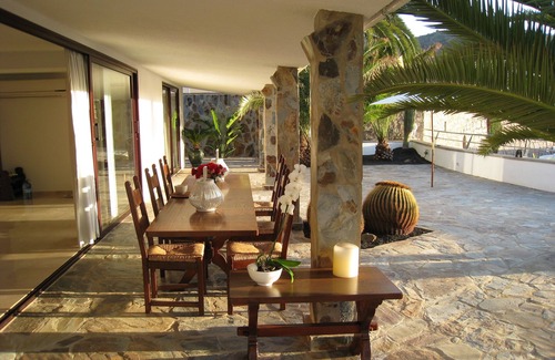 Mogan Villa | Villa moderna e independiente con piscina climatizada e impresionantes vistas al mar