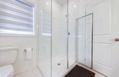 Innisfil Casa | Detached New Modern House In South Barrie - Built H plus ME Technology